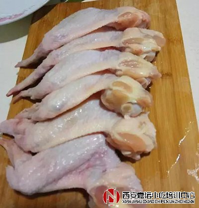 雞翅包飯培訓(xùn)的做法圖文介紹_雞翅包飯培訓(xùn)的利潤(rùn)分析