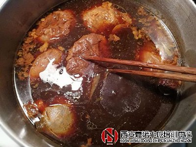 鹵肉技術(shù)培訓(xùn)鹵牛腱的詳細(xì)做法